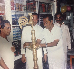 Samarasinghe Motor Stores opening in 1985